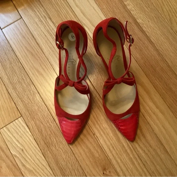 Red Leather Shoes, Pointy toe, bow, adjustable strap, size 6, fits like 6.5-7 - Picture 5 of 14